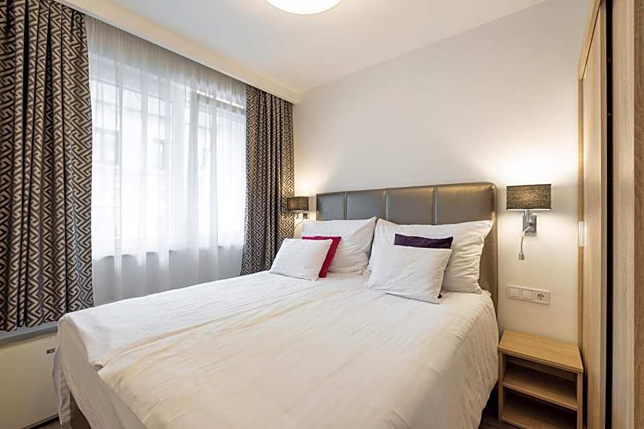Silver Crown Hotel & Residence, Palace Quarter