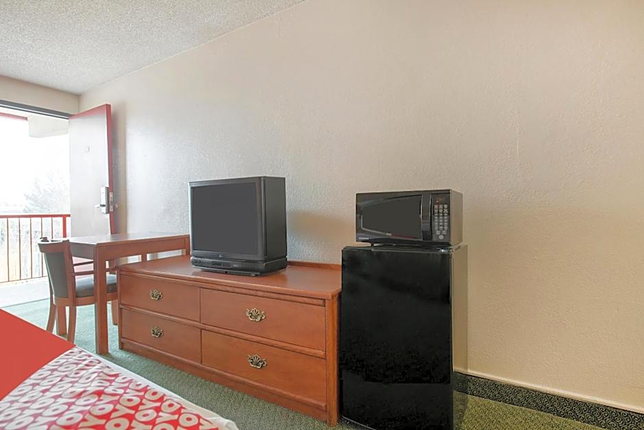 OYO Hotel Tulsa International Airport