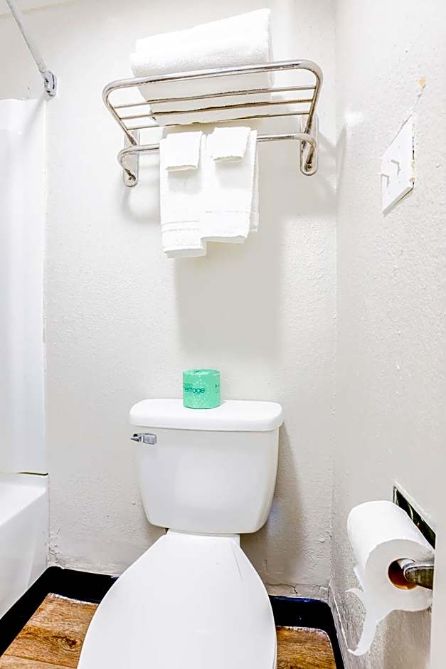 Cozy Garden Inn By OYO Hwy 40 Richmond