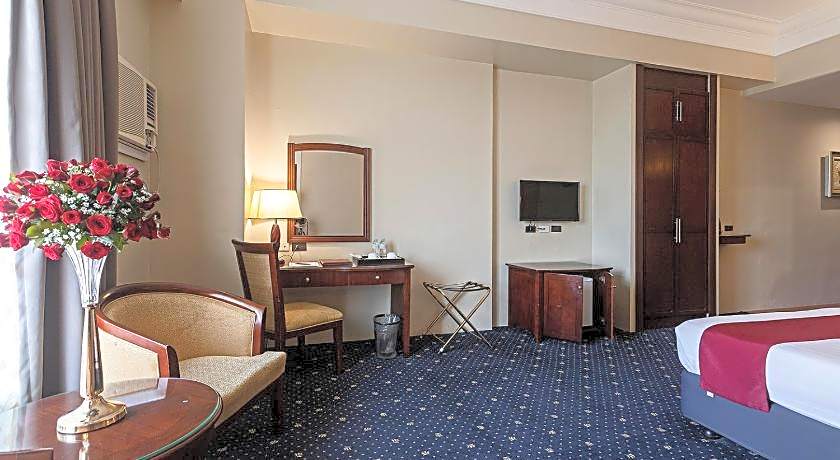 Sarrosa International Hotel And Residential Suites
