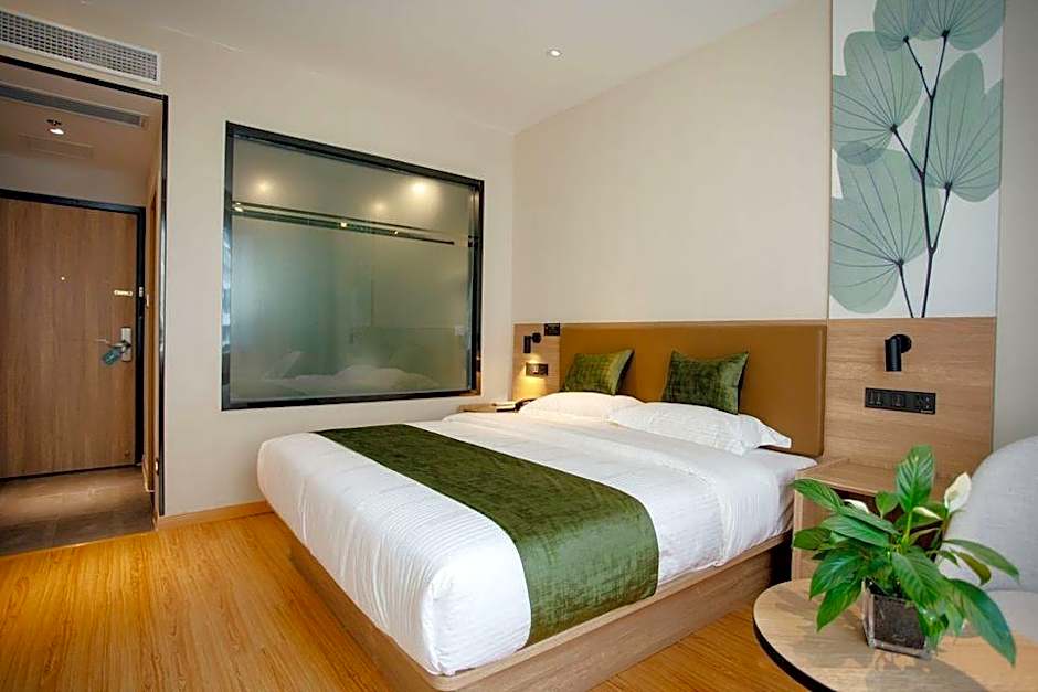 GreenTree Inn Express Shanghai Pudong Lingang New City Yunhan Road