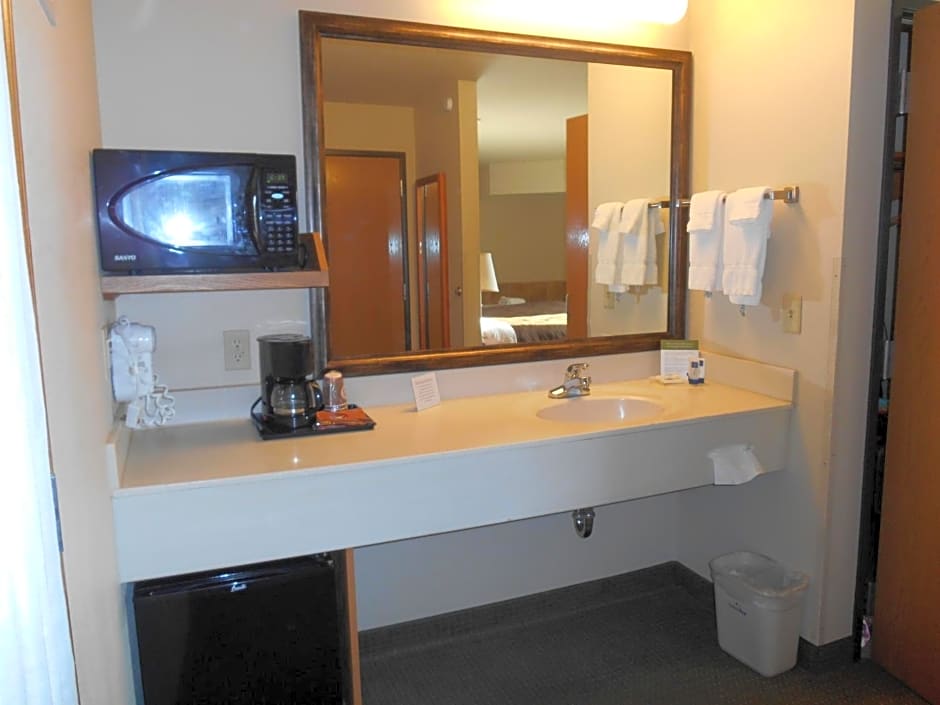 AmericInn by Wyndham Wetmore Munising