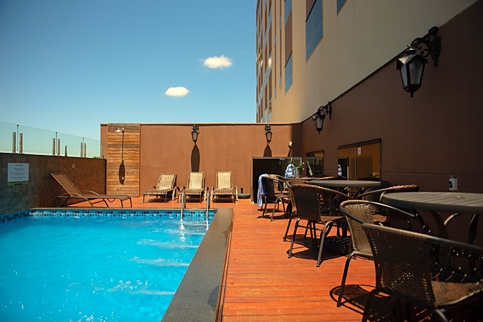 Bristol Infinity Hotel