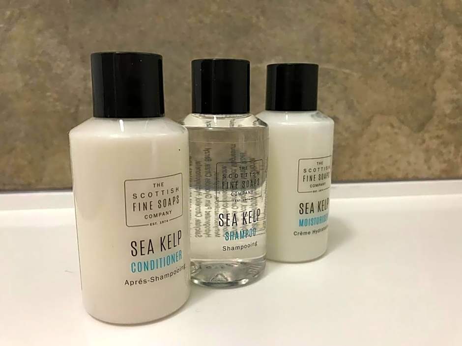 Stones Luxury B&B with hot tub and self-contained rooms