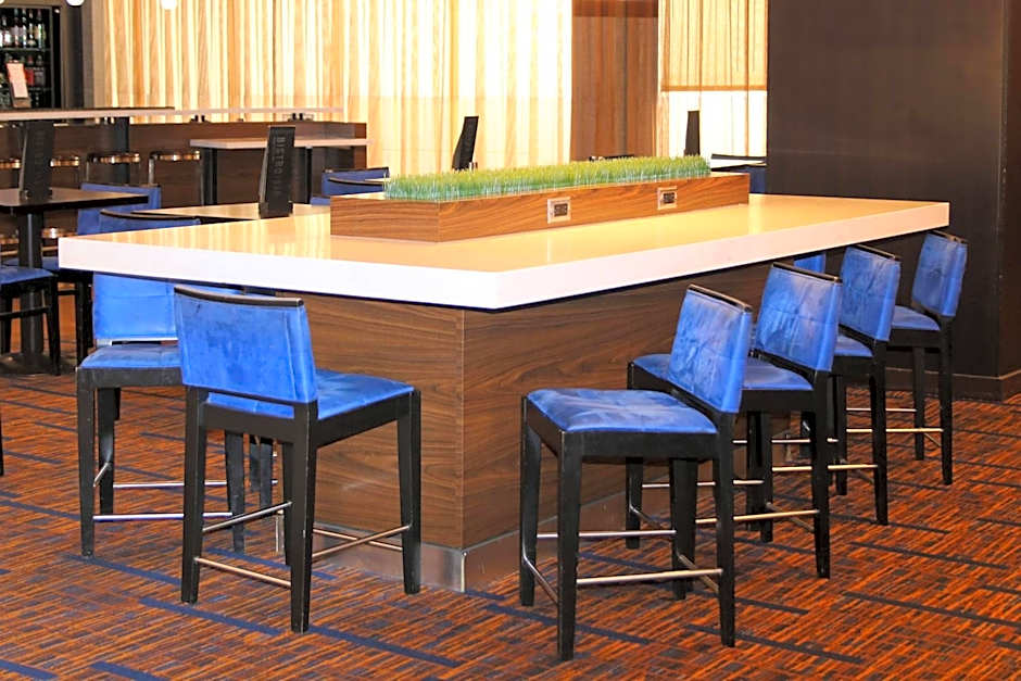 Courtyard by Marriott Waterbury Downtown