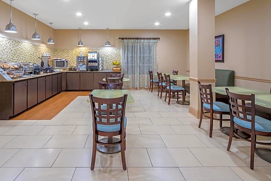 La Quinta by Wyndham Gonzales LA