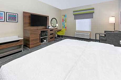 1 King Bed Nonsmoking