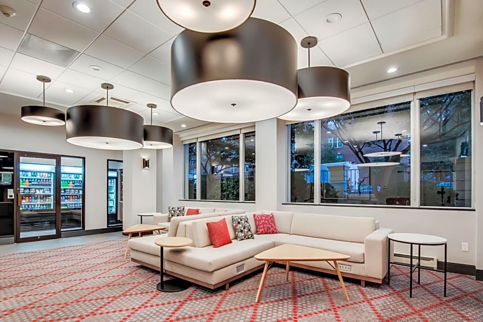 Holiday Inn Washington-Central/White House By IHG