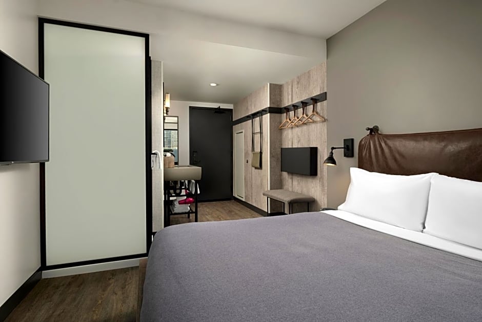 Moxy by Marriott Chicago Downtown