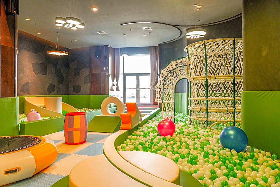Crowne Plaza Dalian Sports Center by IHG