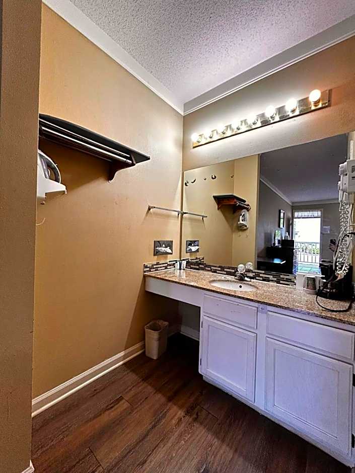 Plantation Oaks Suites & Inn Millington