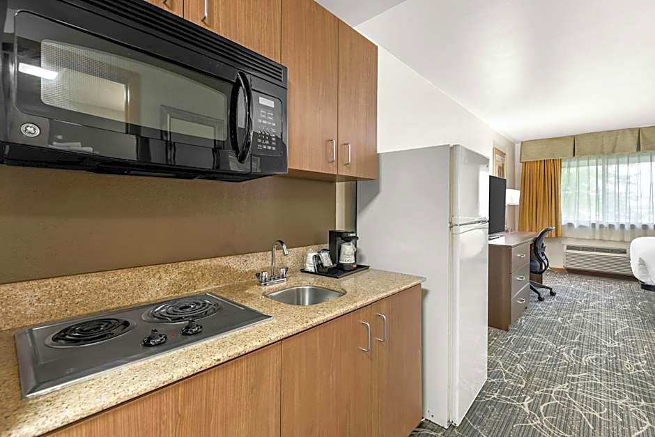 Best Western West Towne Suites