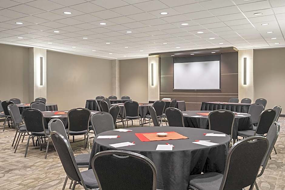 Ramada by Wyndham Saskatoon