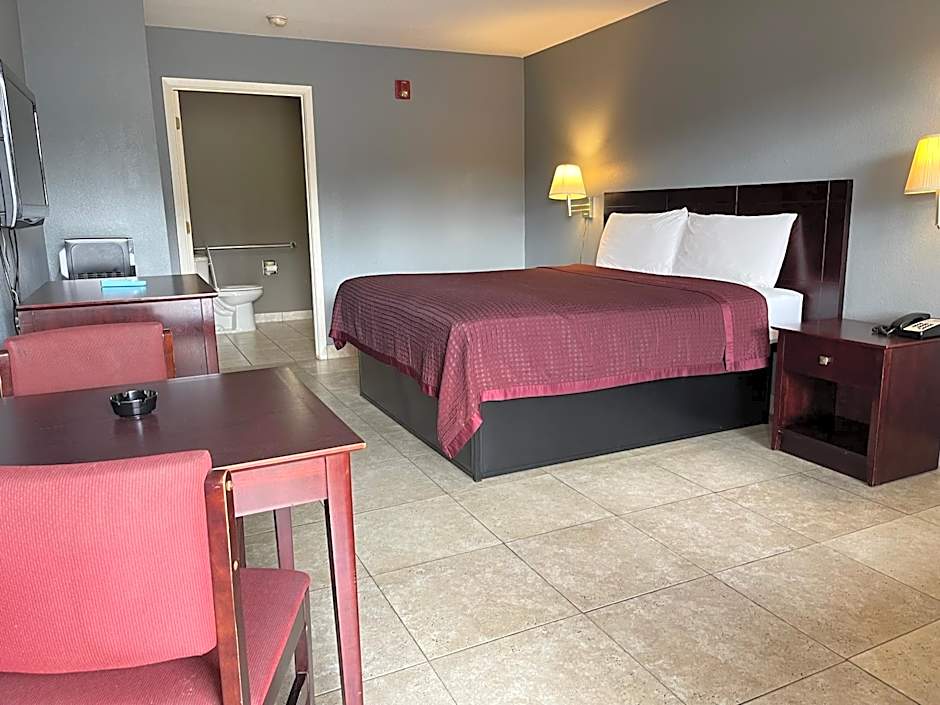 Majestic Inn