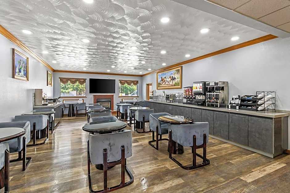 Super 8 by Wyndham Uniontown PA