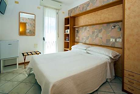 Family Room with Side Sea View