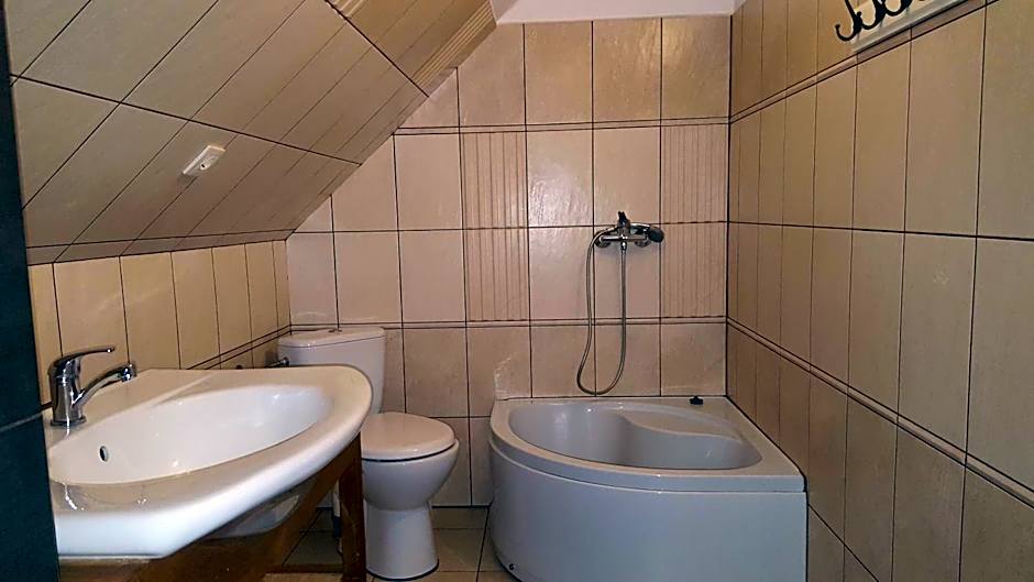 Pokoje i domki Saraceńska Chata