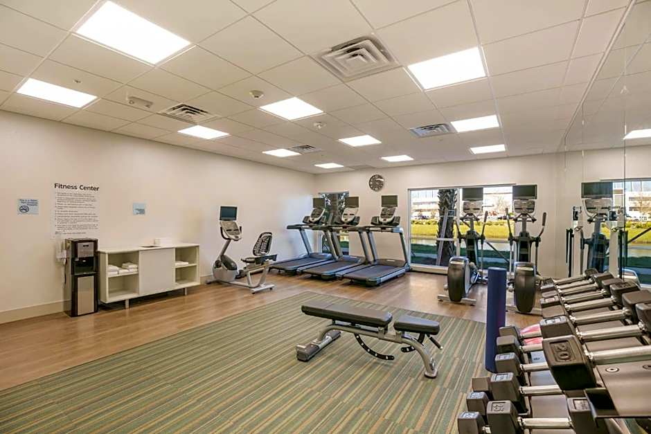 Holiday Inn Express & Suites Jacksonville - Town Center By IHG