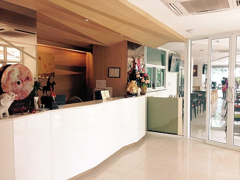 Kavinburi Green Hotel