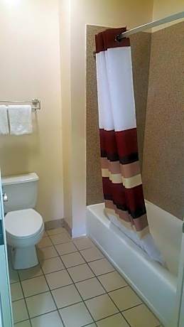 Red Roof Inn & Suites Houston - Humble/IAH Airport