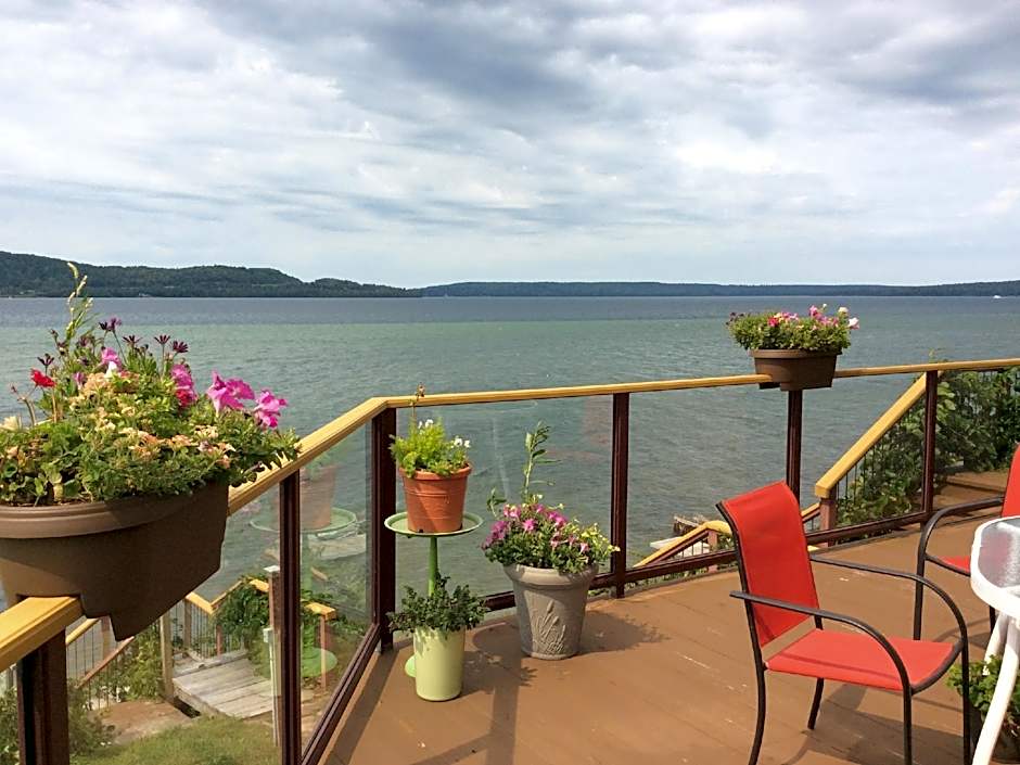 Pictured Rocks Bed and Breakfast
