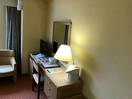 Room with Tatami Area - Smoking