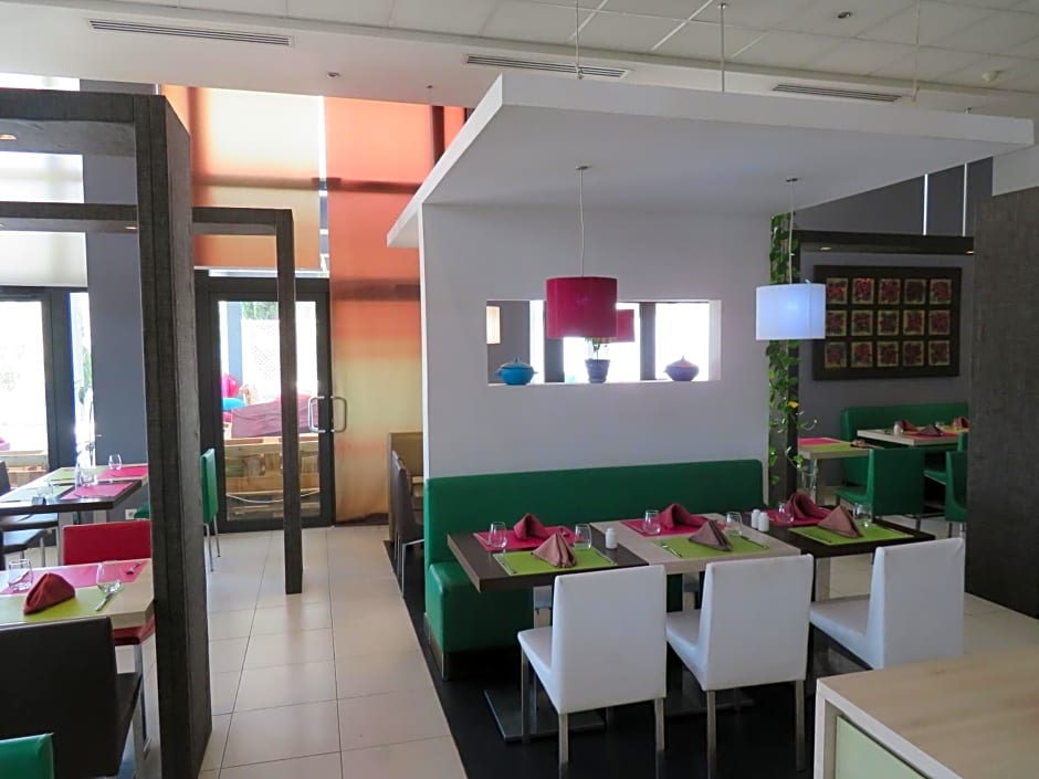 Ibis Oran Les Falaises