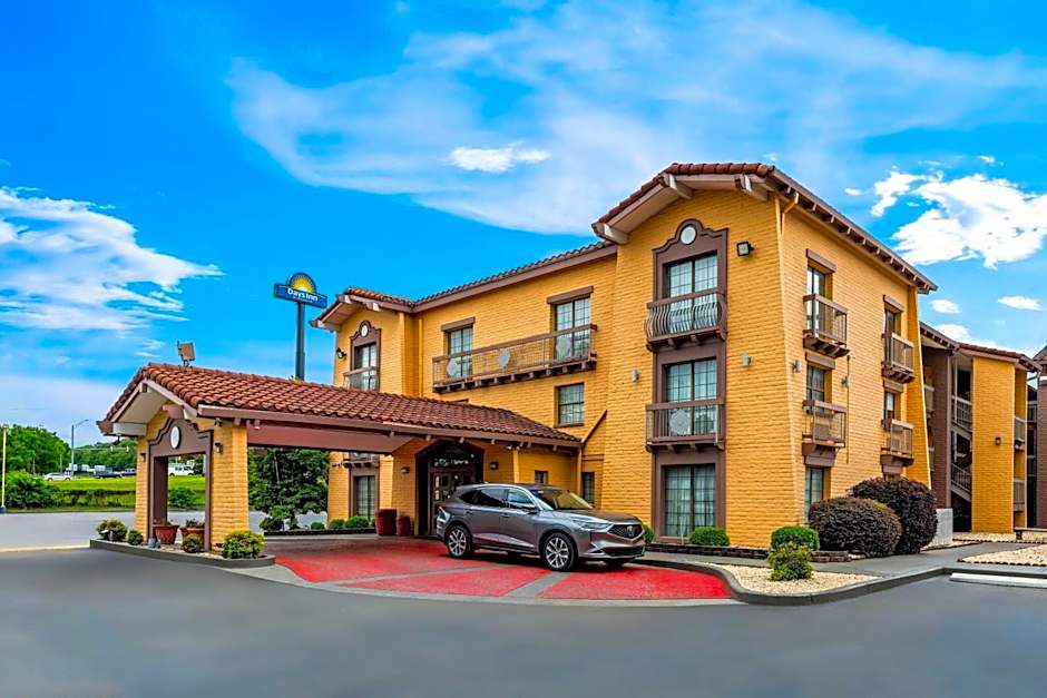 Days Inn by Wyndham Birmingham/West