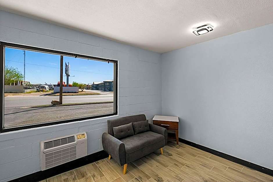 Rodeway Inn Midland South