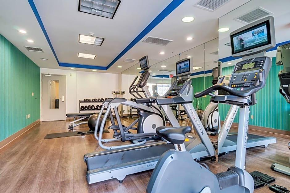 Holiday Inn Express Hotel & Suites Lake Elsinore By IHG