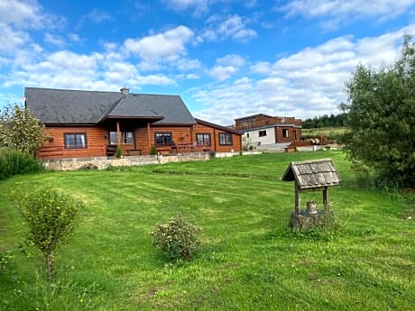 Log House Hideaway