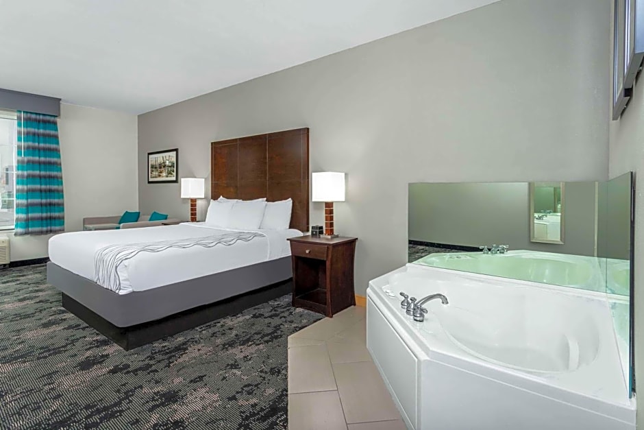 La Quinta Inn & Suites by Wyndham Columbus - Edinburgh