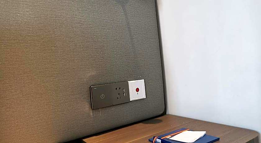 Holiday Inn Express Shanghai Kangqiao By IHG