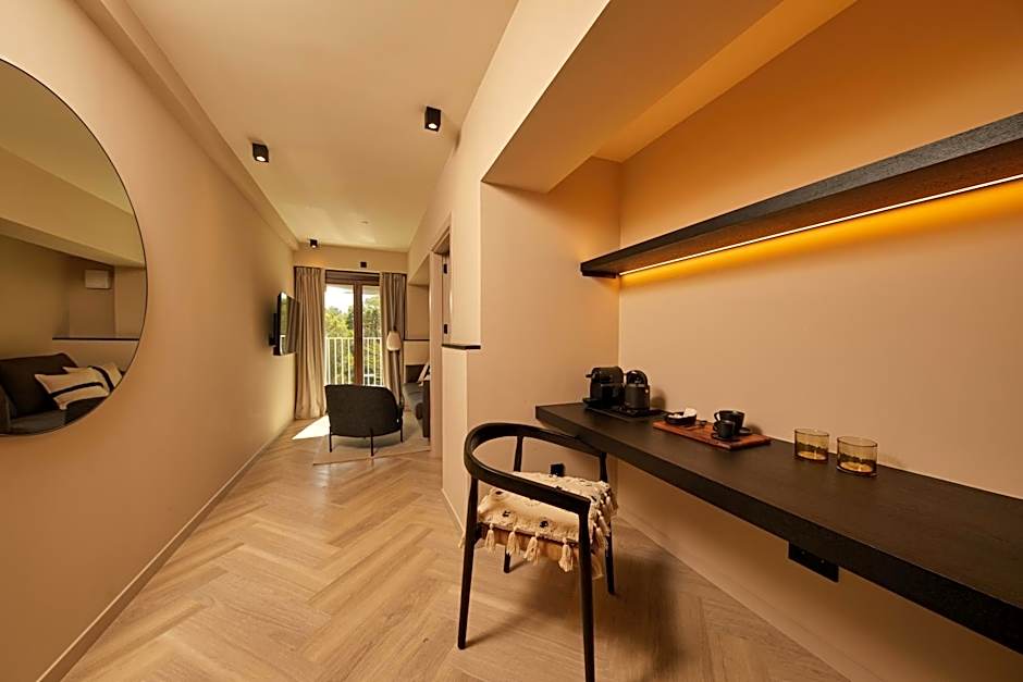 Belle Marivent Mediterranean Petit Hotel