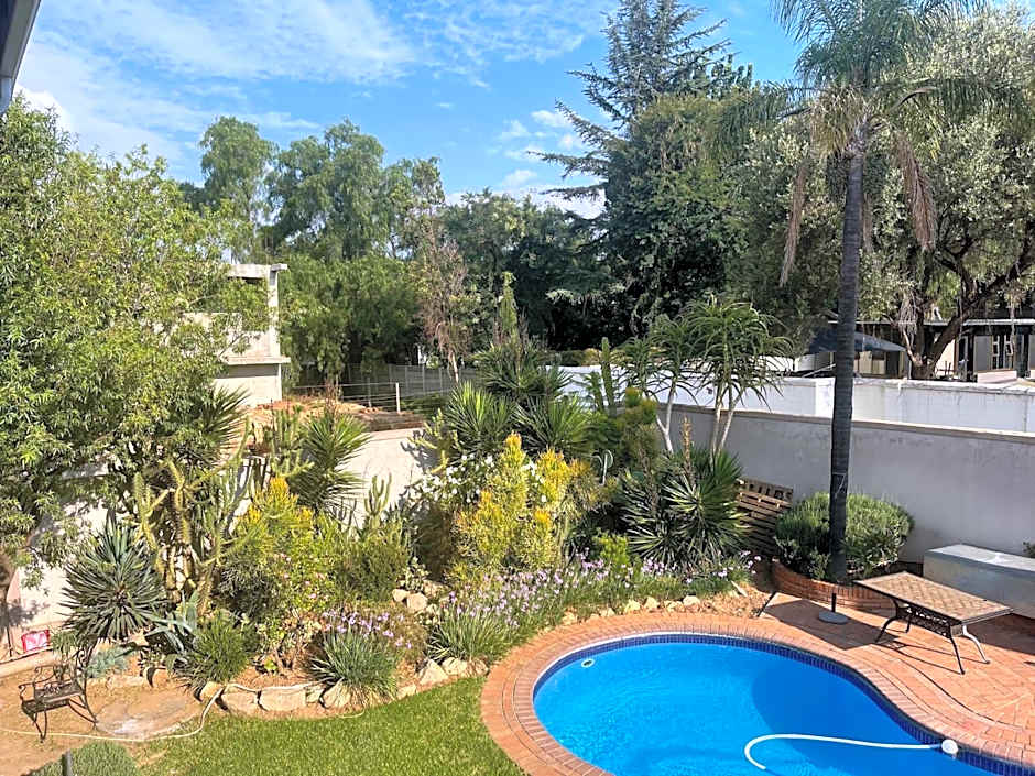 Azinnia Rivonia Guest House