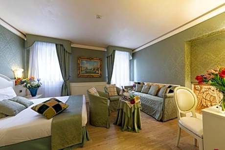 Deluxe Double Room with Canal View