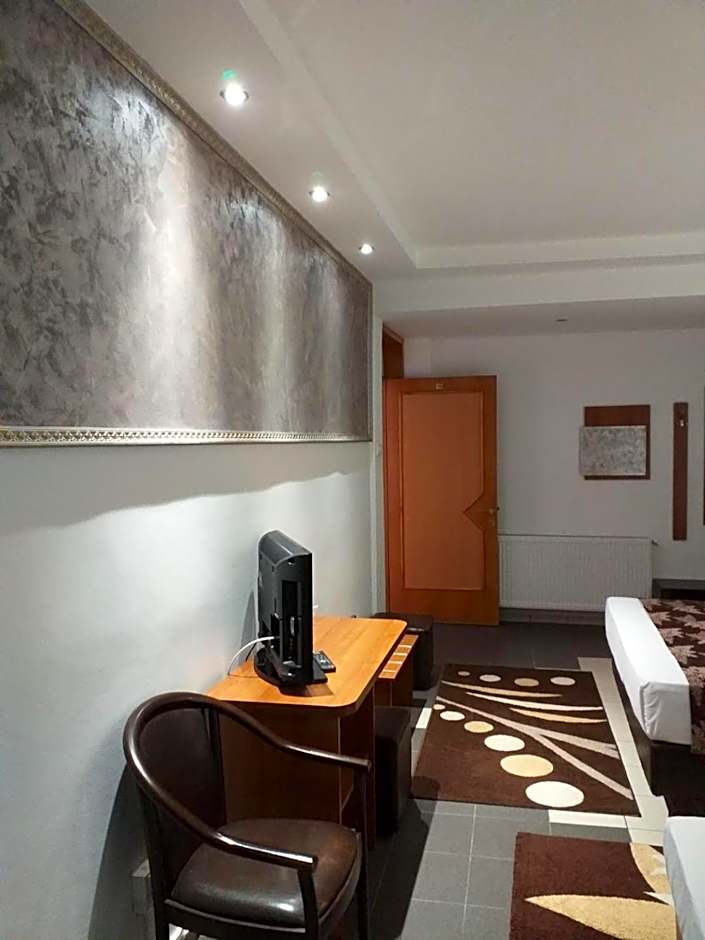 Hotel Tranzzit