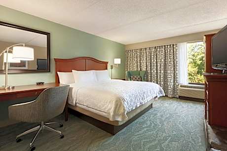 1 KING WALKIN SHOWER ONLY W/MICROWV-FRIDGE NS