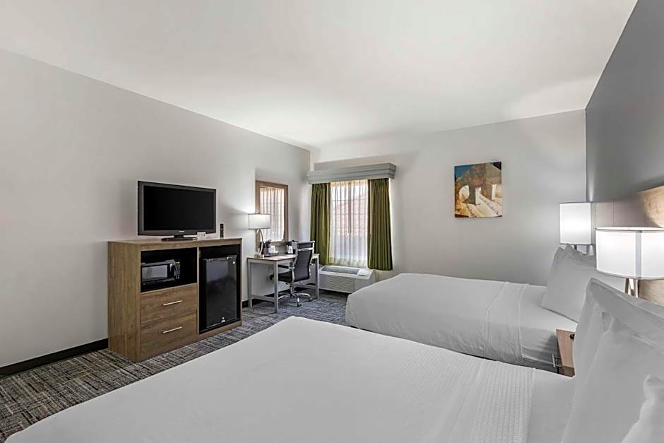 Best Western Plus MidAmerica Hotel