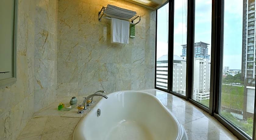 Evergreen Laurel Hotel