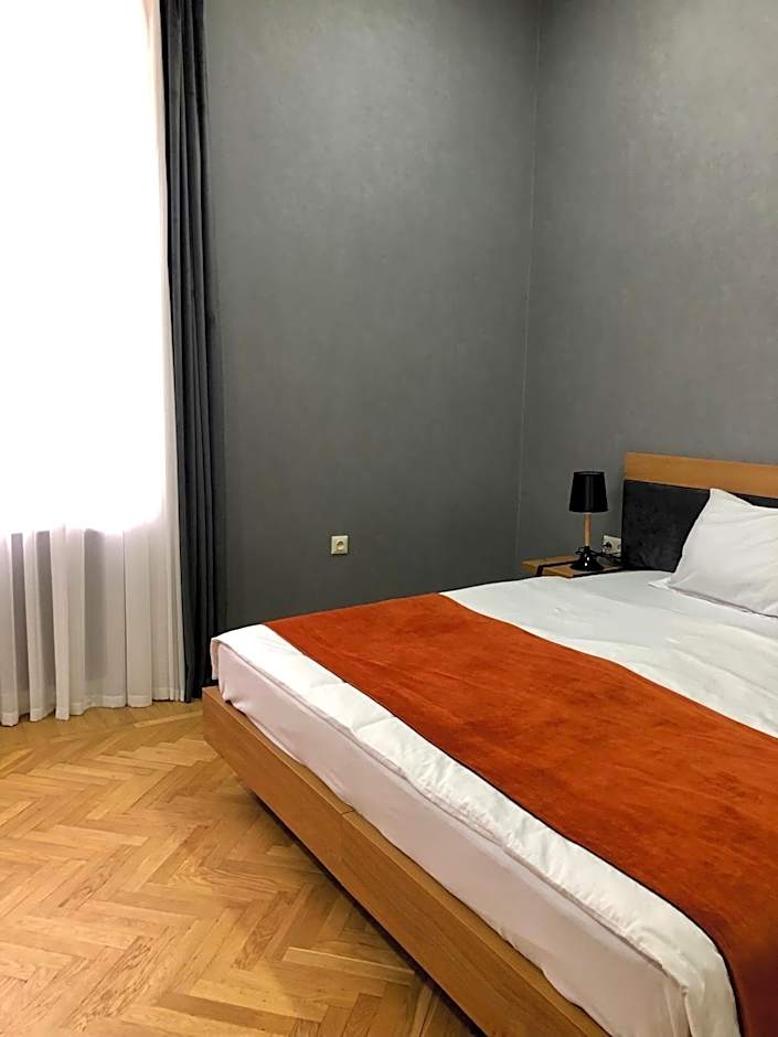 Zdjęcie 1 z 3 — Deluxe Superior 1 Double Bed or 2 Beds