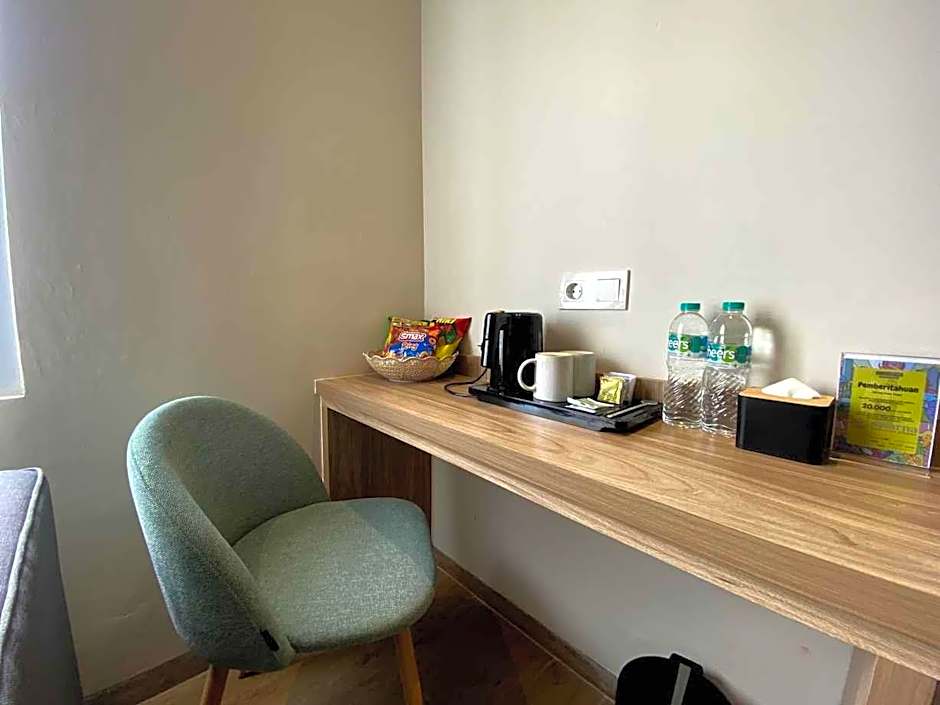 MaxOneHotels.com @ Kota Harapan Indah Bekasi