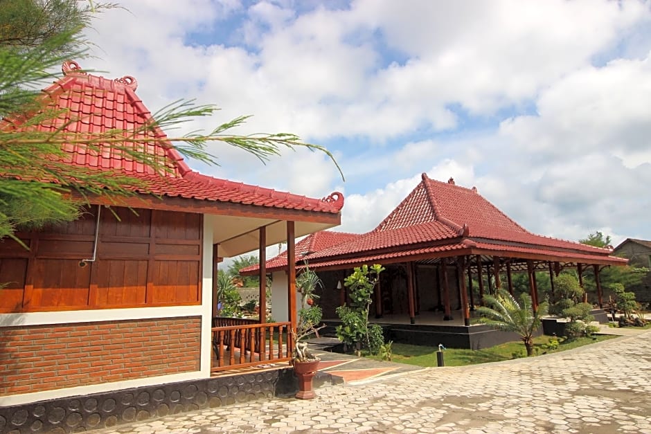 The Royal Joglo by ZUZU