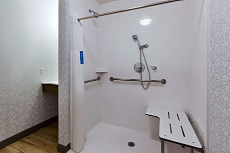 2 Queens Mobility Access 3X3 Shower Nosmok