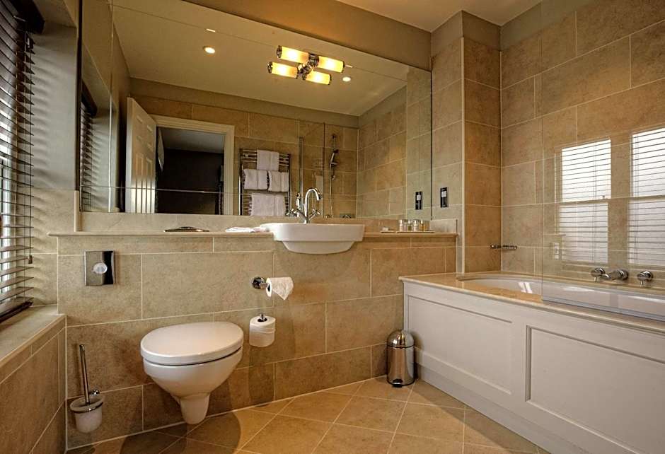 Wivenhoe House Hotel