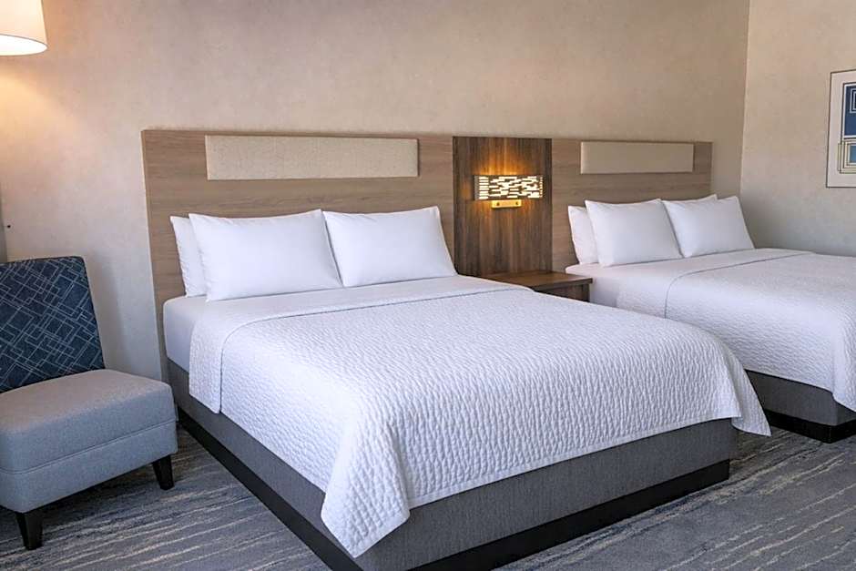 Holiday Inn Express & Suites Timmins by IHG