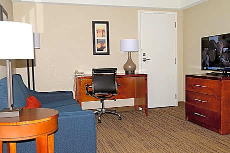 King Suite with Whirlpool - Non-smoking