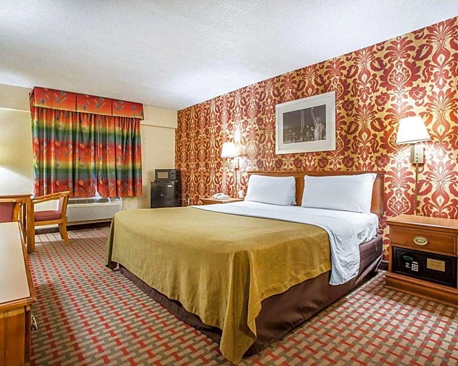 Days Inn by Wyndham Jersey City