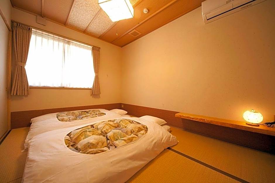 Yufuin Kutsurogi No Yado Nanakawa