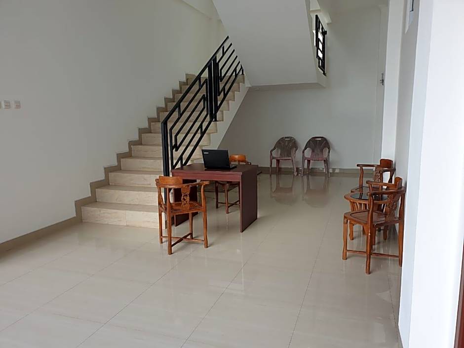 OYO 90536 Wenasia Residence – Manado, CA